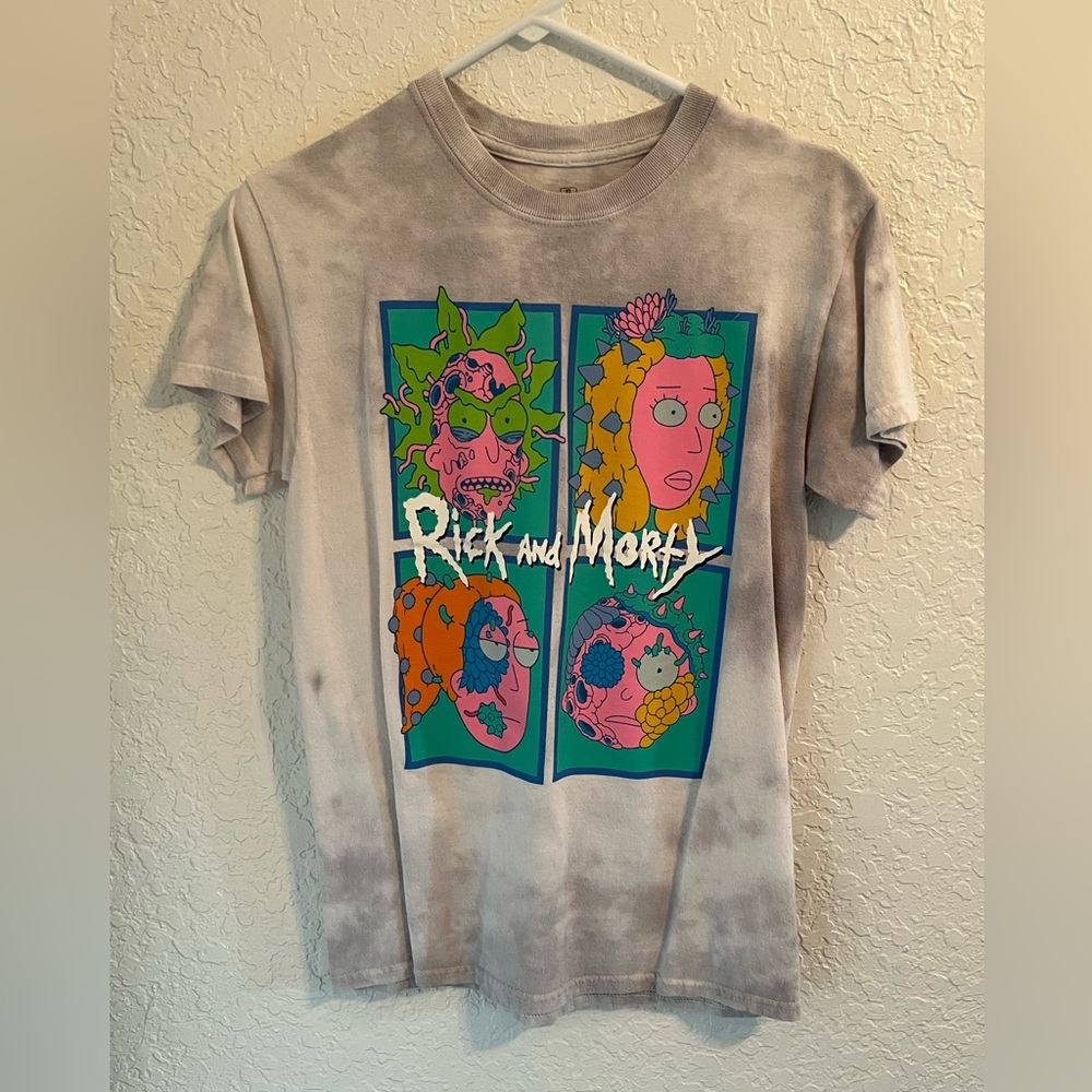 Graphic tee!